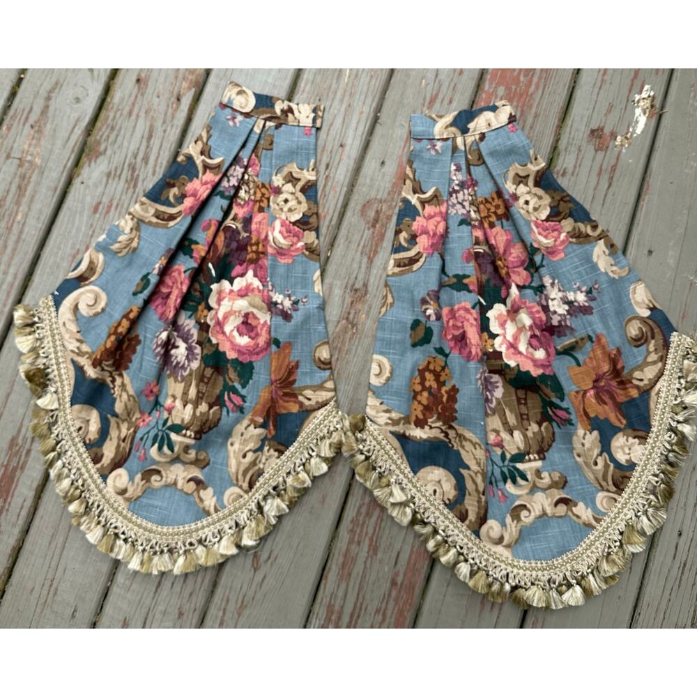Pair of vintage custom-made balances, luxury, blue tassel, small windows